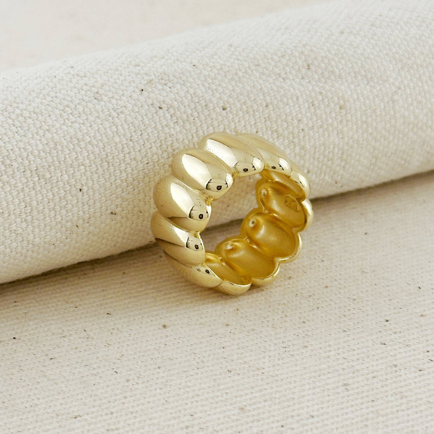 Oversized Scalloped Ring