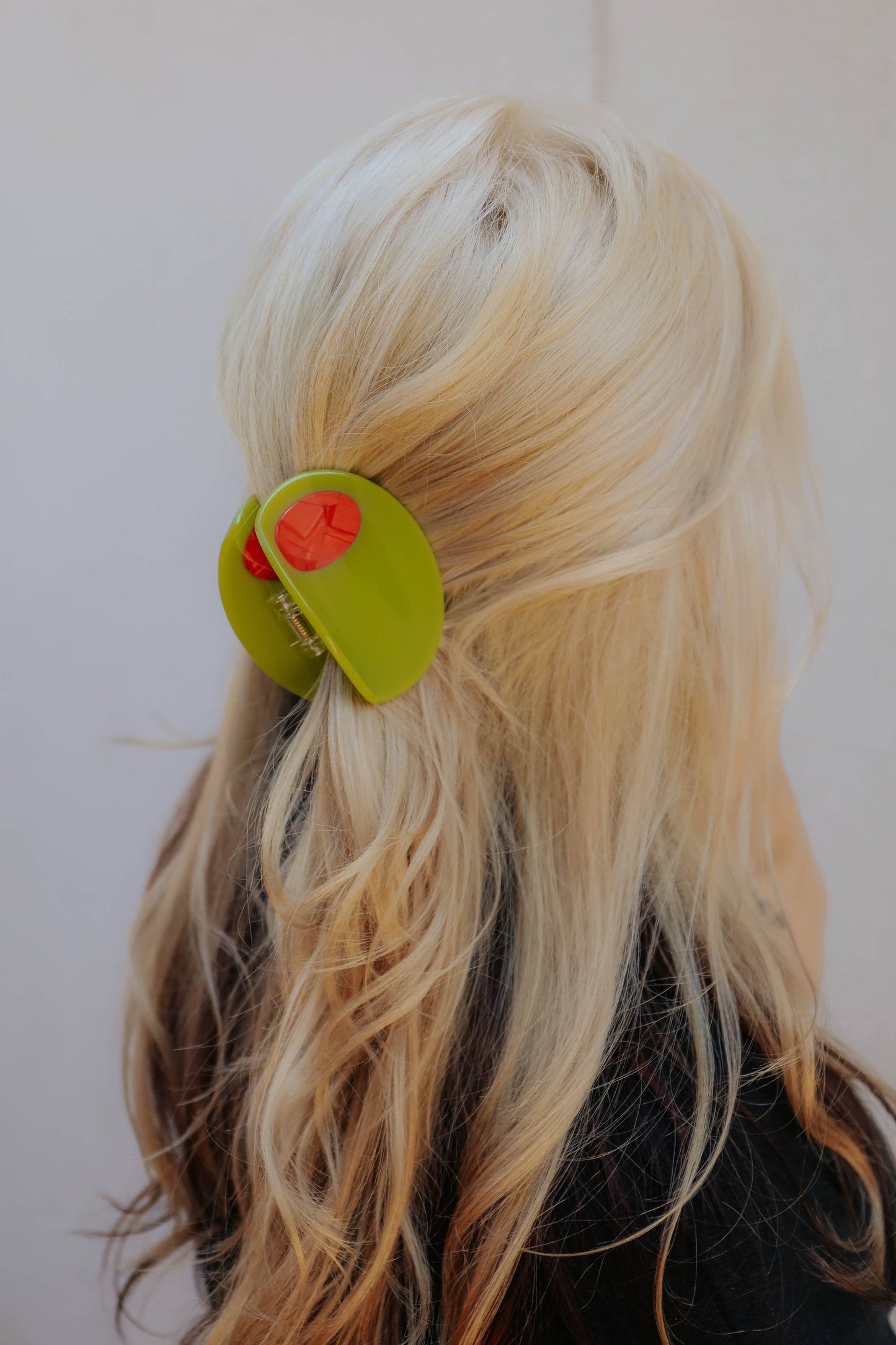 Jumbo Olive Hair Claw