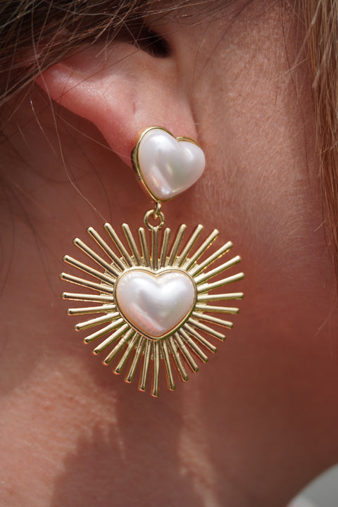 À La Pearl Drop Earrings