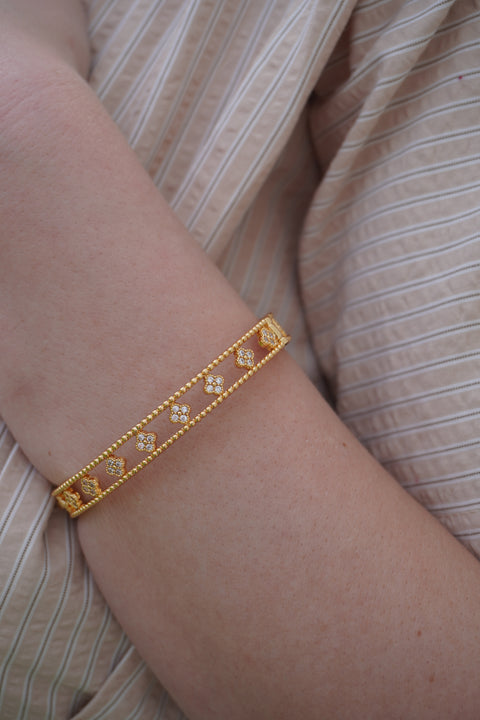 Clover Crust Bangle