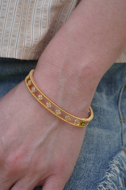Clover Crust Bangle